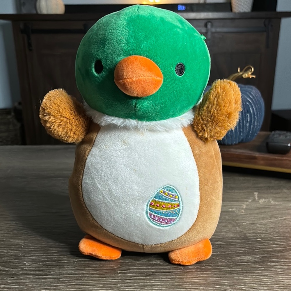 NWOT Avery Hugamallow Squishmallow